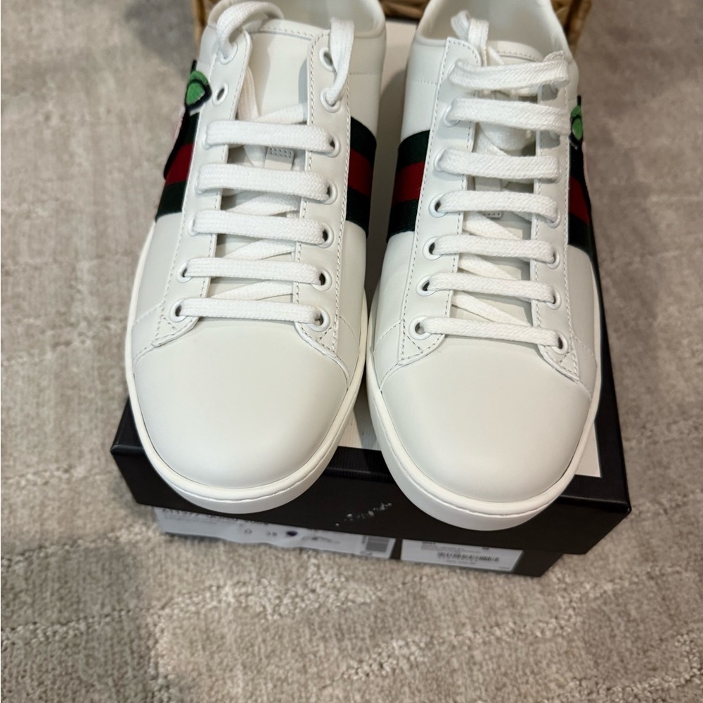Gucci Ace Apple GG Embroidered White Sneakers - Picture 6 of 10